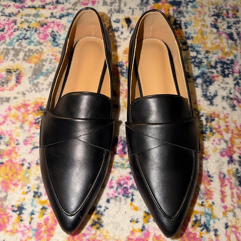 New Women's Black Pointed Toe Flats